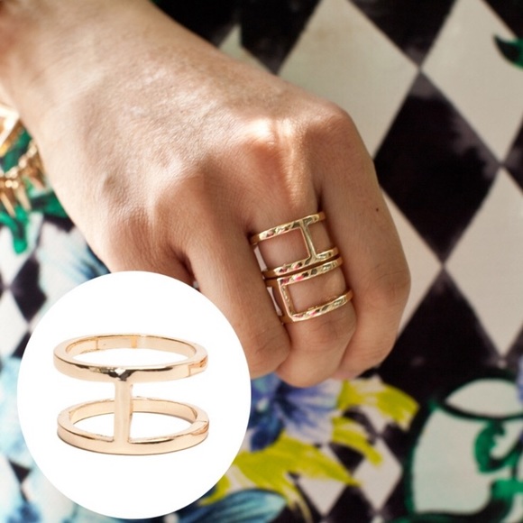 TRADED Gold Double Band Ring - Picture 2 of 4